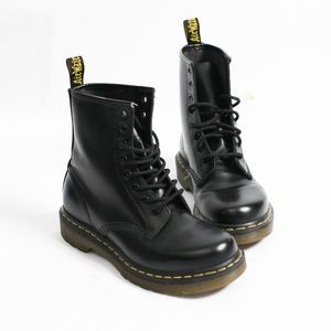 NEW Dr. Marten's 1460 Smooth Black Leather Boots
